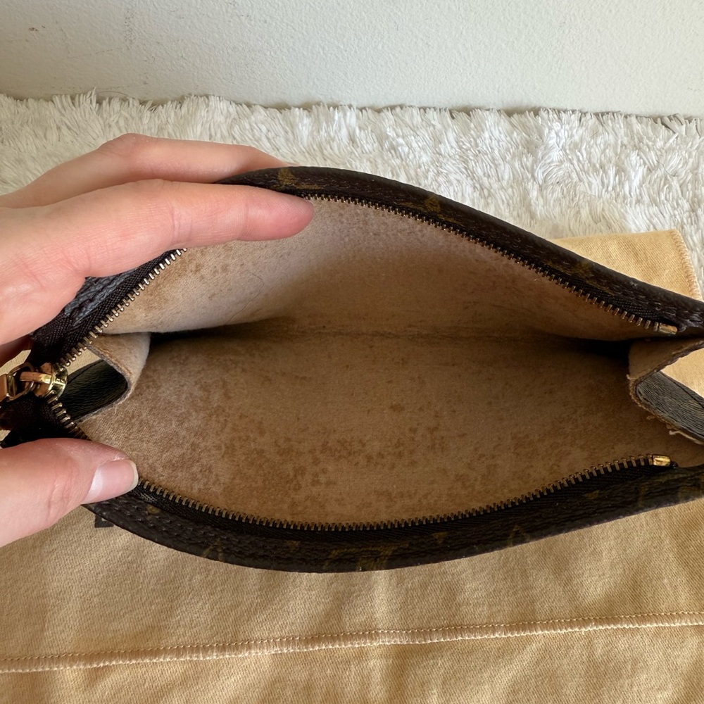 Louis Vuitton Monogram Bucket GM Pouch, COA - Picture 10 of 13